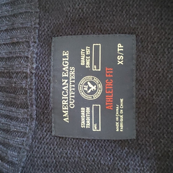 Men's Sweater - Picture 5 of 7